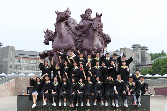 beat365正版唯一入口必一2021毕业季：定格，滚烫的青春（图）